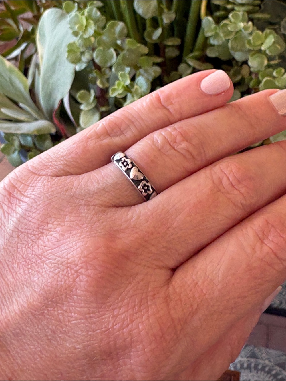 Sterling Silver Floral Heart Band Ring Size 7 stamped 925